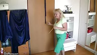 સુંદર પિતા porn કાળા બિલાડી મળી અશ્લીલ
